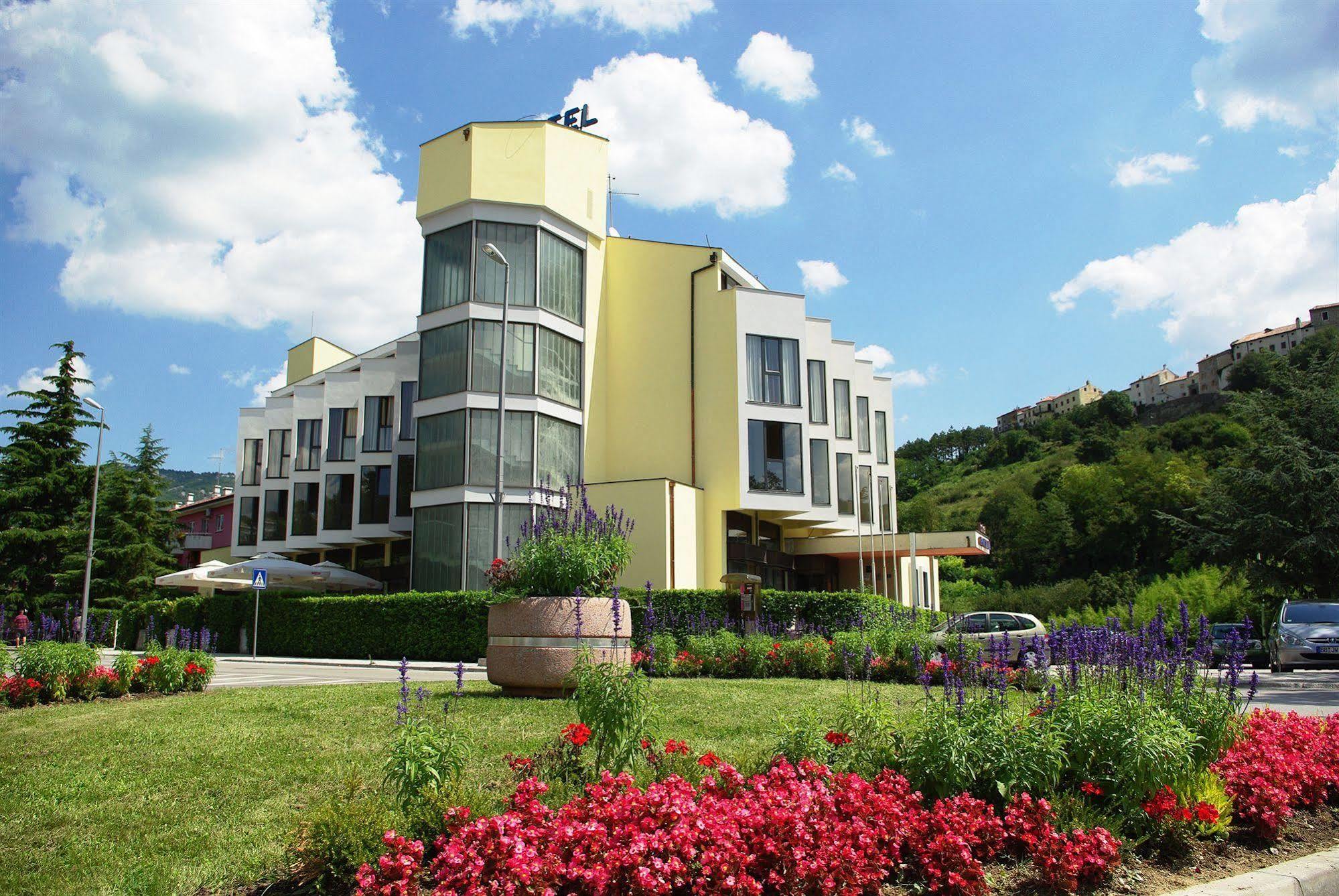 Fontana Hotel