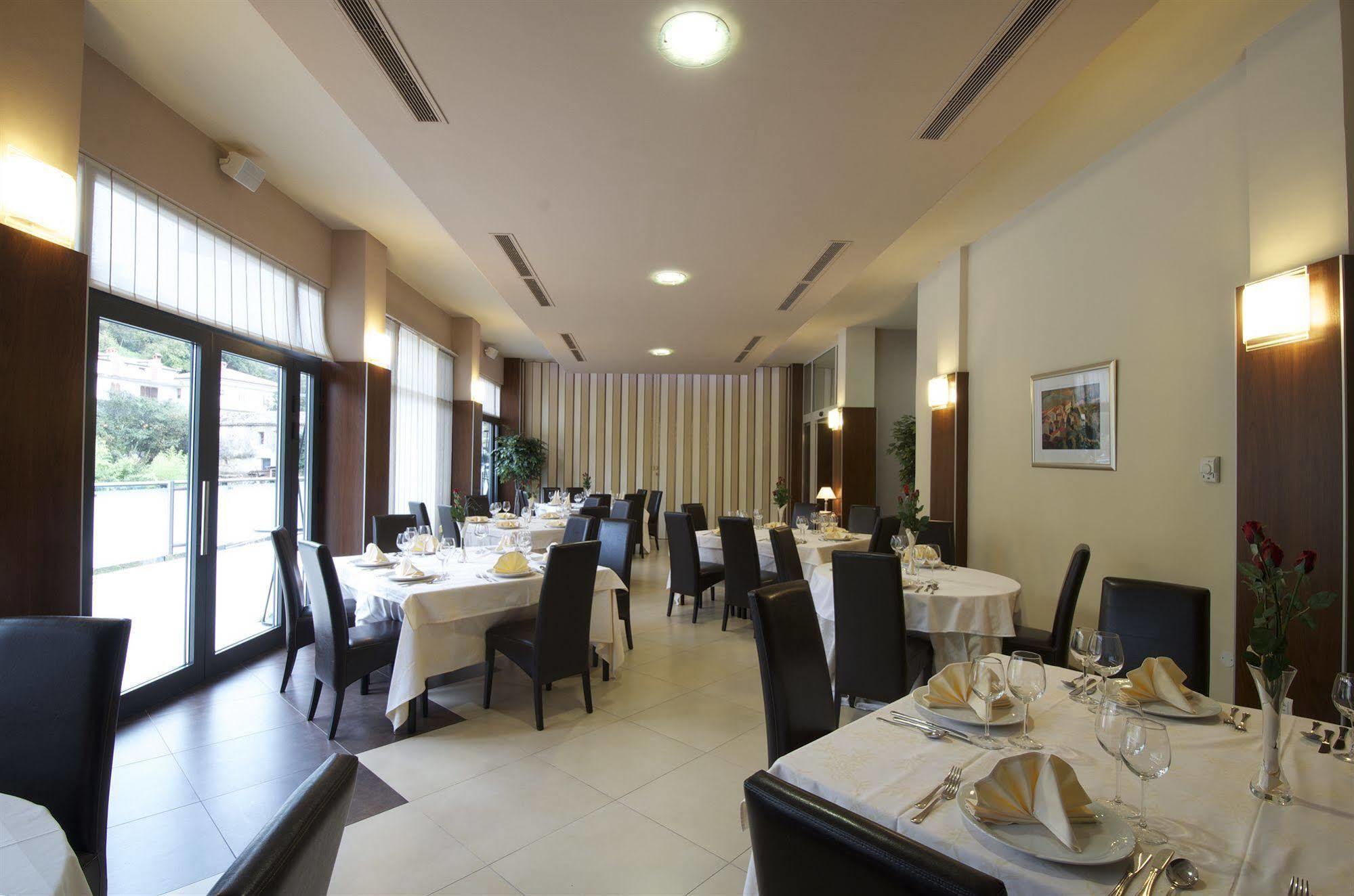 Hotel Fontana 3*